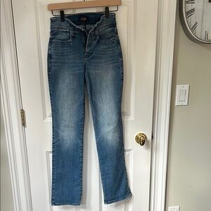 NYDJ Marilyn Straight Leg Blue Jeans with life and tuck technology. Sz 0